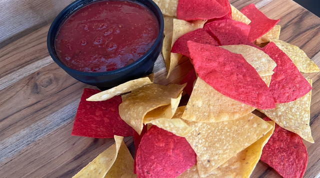 Chips & Salsa (8oz).